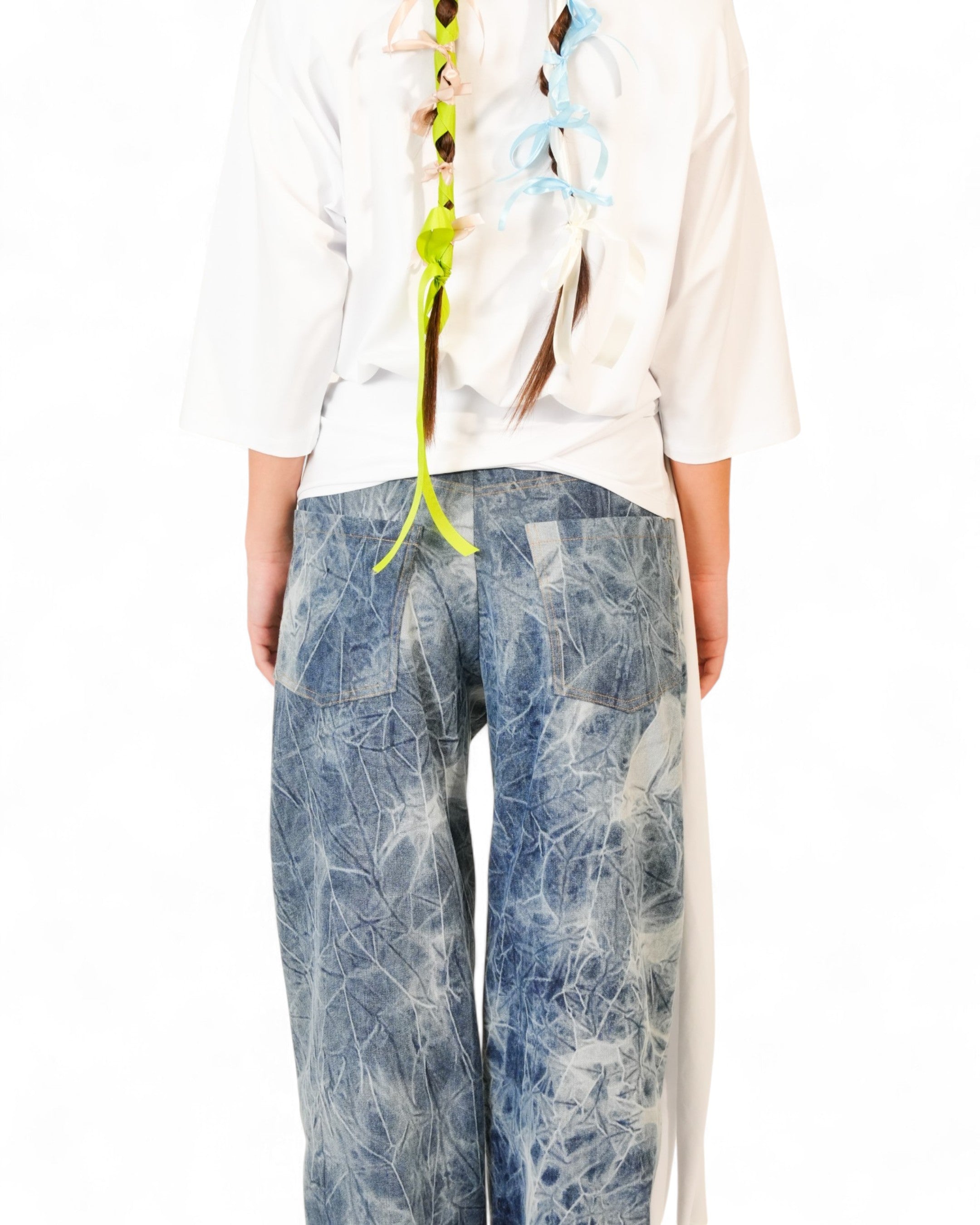 WRINKLED JEANS