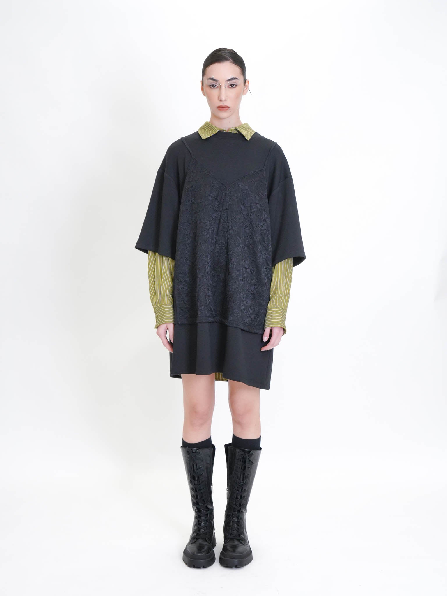 T-SHIRT VESTITO Immagine secondaria del prodotto